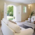 Dei Marmi, Pool & Garden Villa *