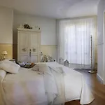 Dei Marmi, Pool & Garden *