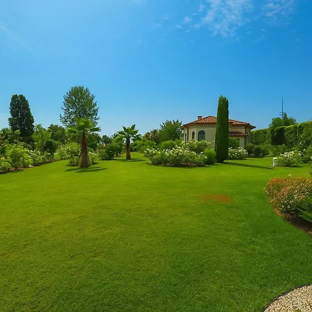 Villa Dei Marmi, Pool&garden *