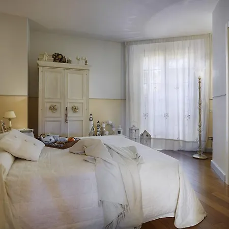 Dei Marmi, Pool&garden *